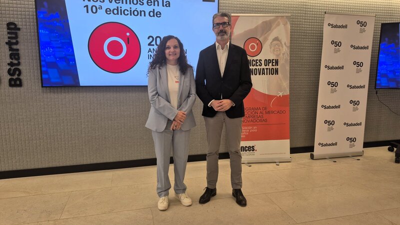 Justo Vell�n y Alexandra Badoiu, en Ances Open Innovation
