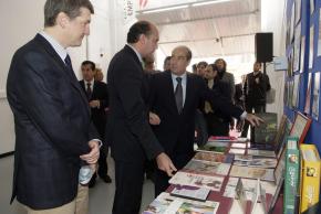 Autoridades durante Exposición Conmemorativa del 20 Aniversario