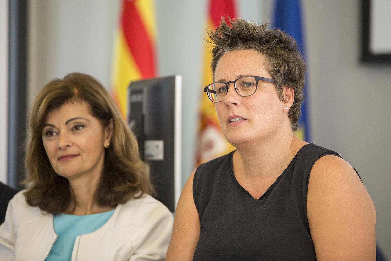 Ana Botella y M� Jos� Mira en el Comit� de Programaci�n del DPECV2015