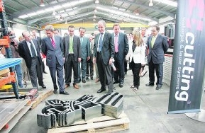 Francisco Camps visita la empresa TCI cutting