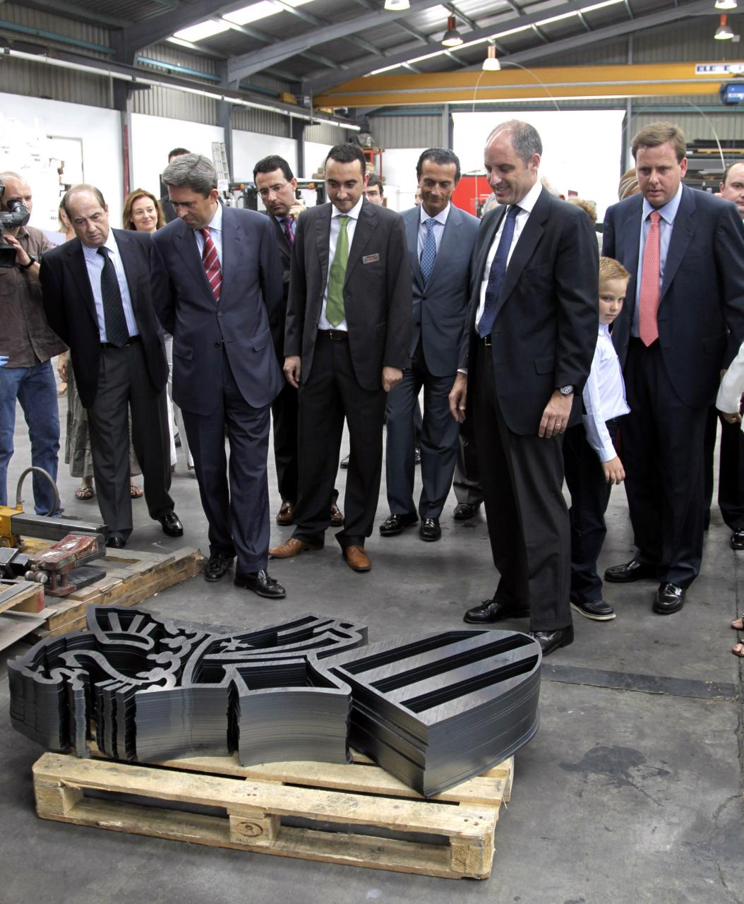 Francisco Camps visita la empresa TCI cutting