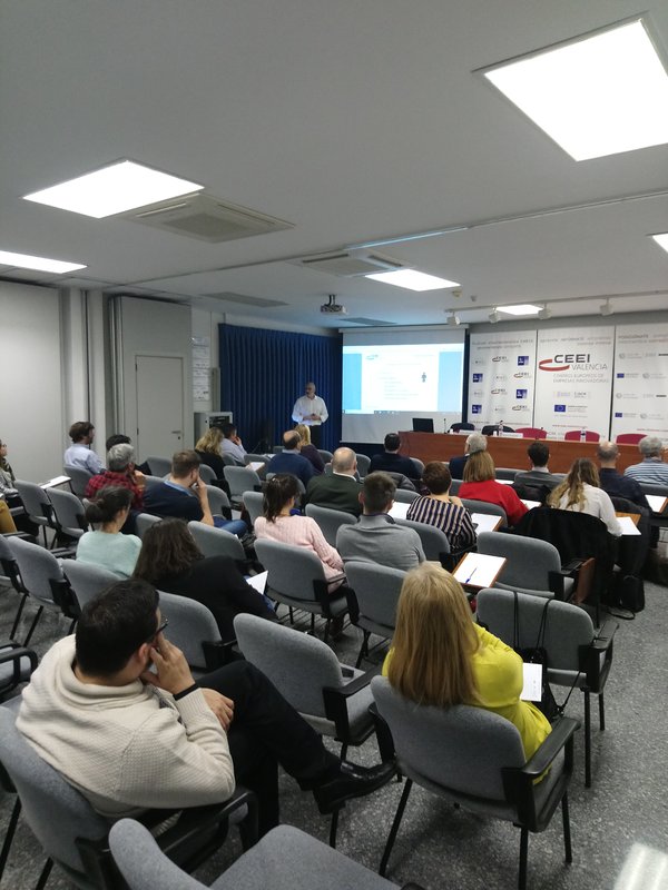 Momentos del desarrollo de la jornada sobre estr�s laboral[;;;][;;;]