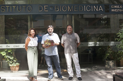 UTOPICK agradece el trabajo de los cient�ficos valencianos en la lucha contra el Covid-19 repartiendo dulces