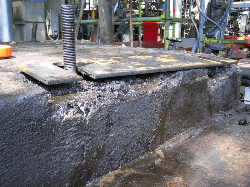 Reparaci�n de cimentaci�n en compresor de gas reciclado